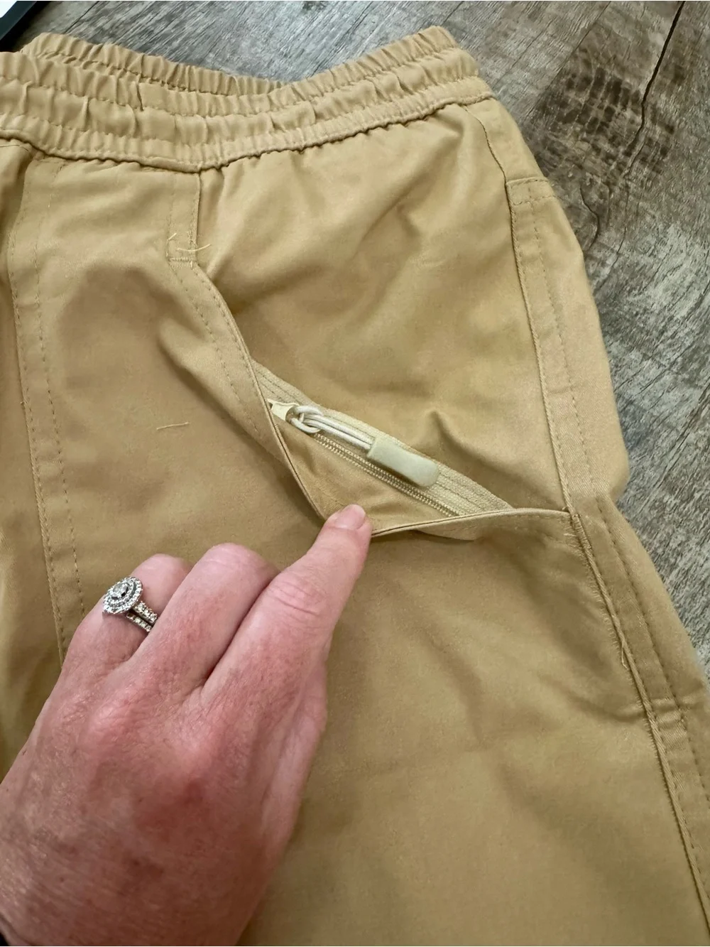MagnaMan Mens Khaki Drawstring Shorts Large NWT Moisture Wicking Stretch